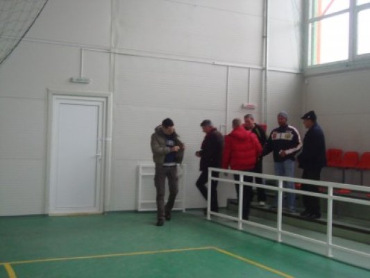Mazăre, Dobre şi Mitroi au pus ştampila pe buletinele de vot, la Valu lui Traian - vezi video